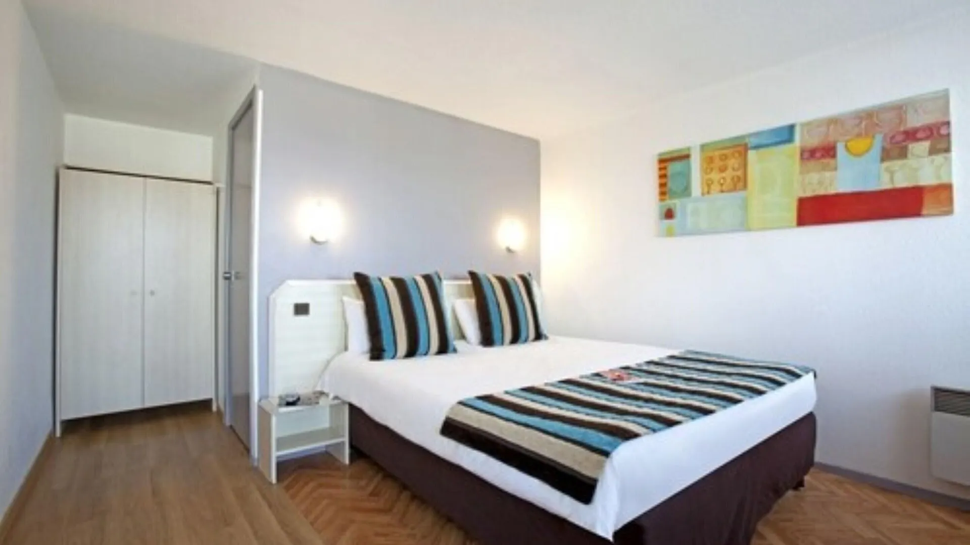 Sure Hotel By Best Western Biarritz Aeroport 3*,